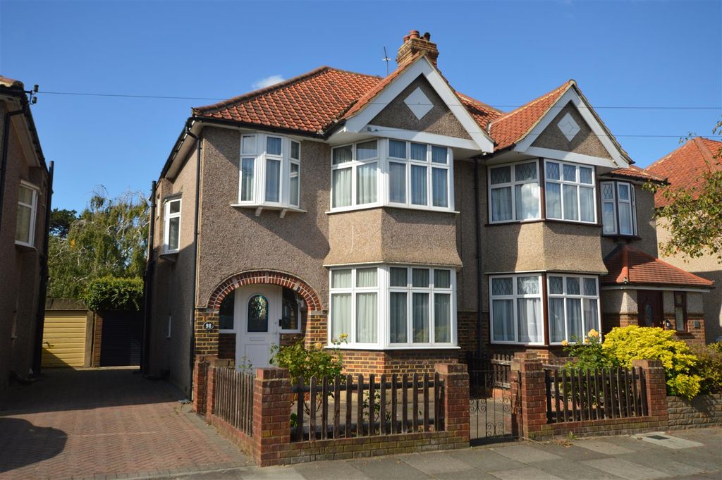 Property photo 1 of 14 98 Ryecroft Avenue A.Jpg