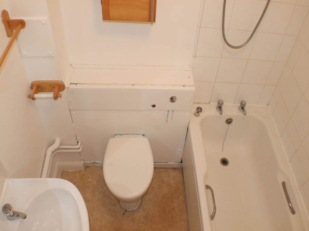 Property photo 3 of 5 B09c48E0-6F2c-4Dfb-98E7-Bc5030951F25