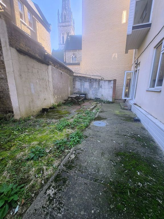 Property photo 3 of 4