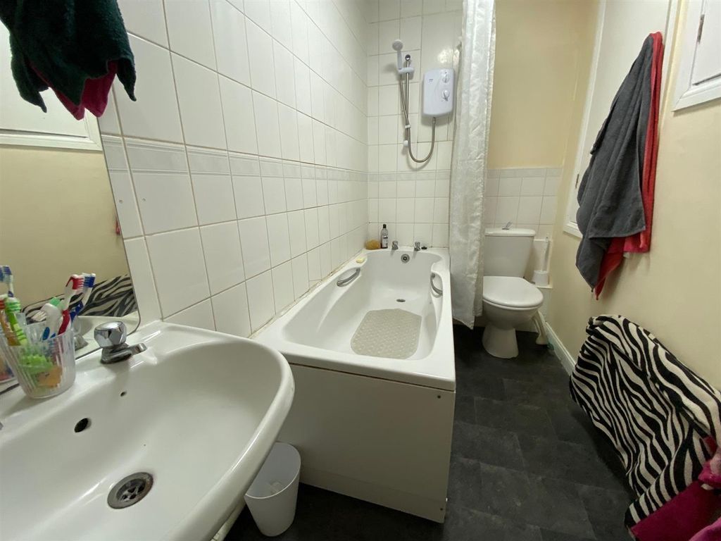 Additional image 7 of 2 bed terraced house for saleCories Close, Dagenham RM8