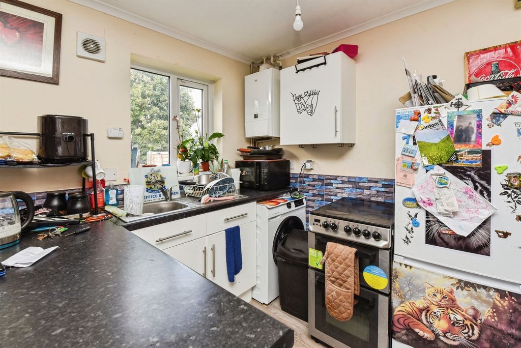 Property photo 3 of 17