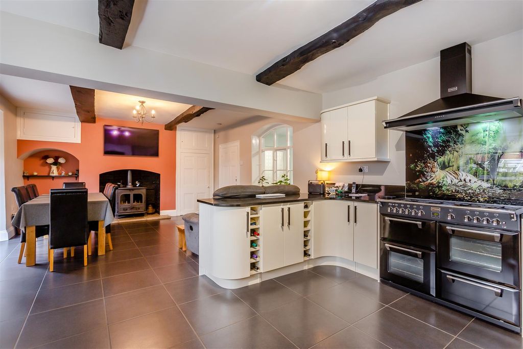 Property photo 2 of 51