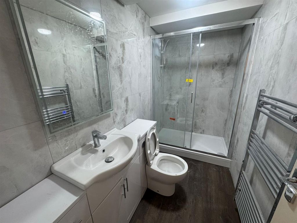 Property photo 3 of 5 Gallery