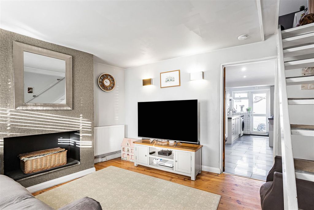 Property photo 2 of 18 24_70163.Jpg