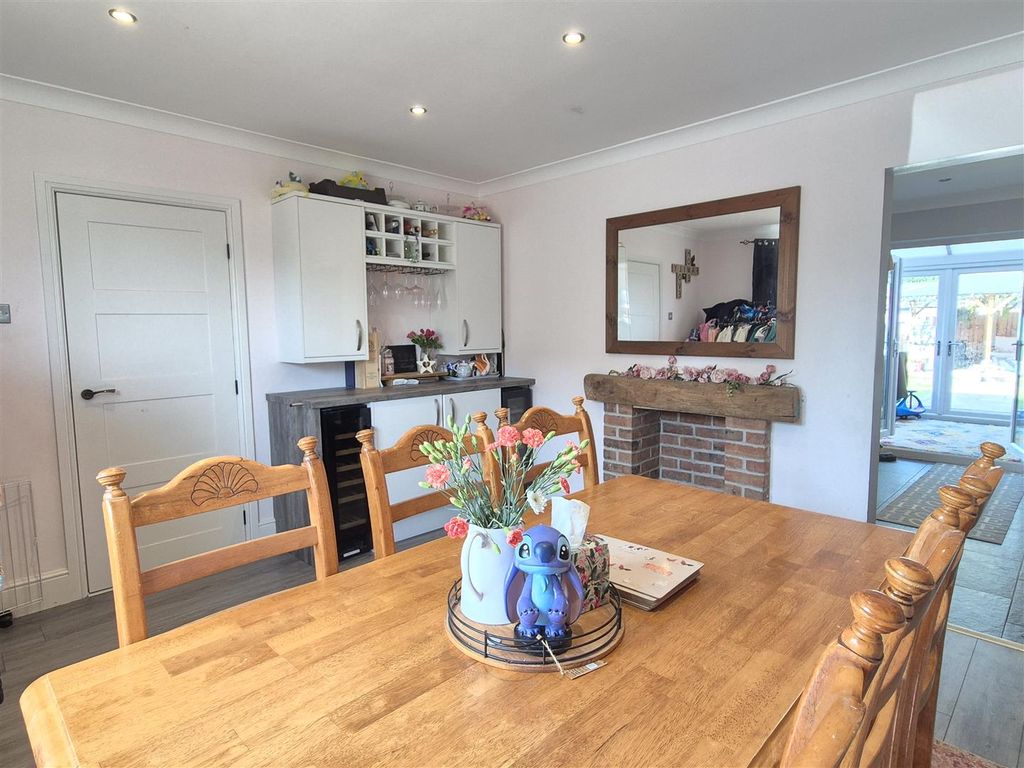 Property photo 3 of 25 Dining Room