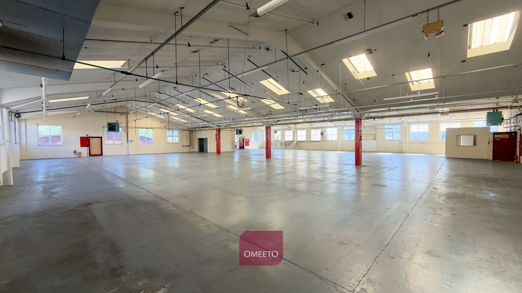 Property photo 2 of 11 Warehouse To Let