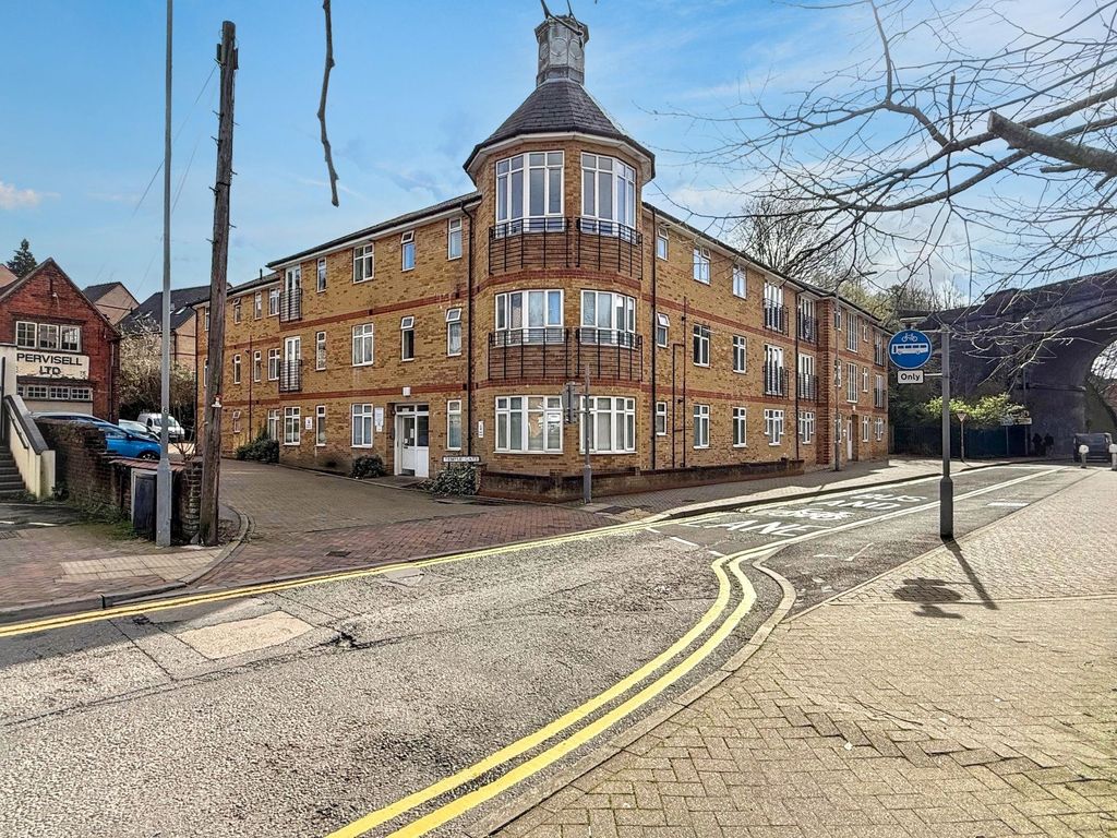 Property photo 1 of 12