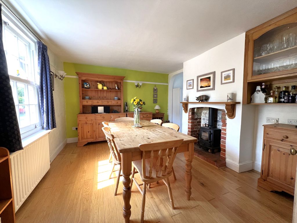 Property photo 2 of 19