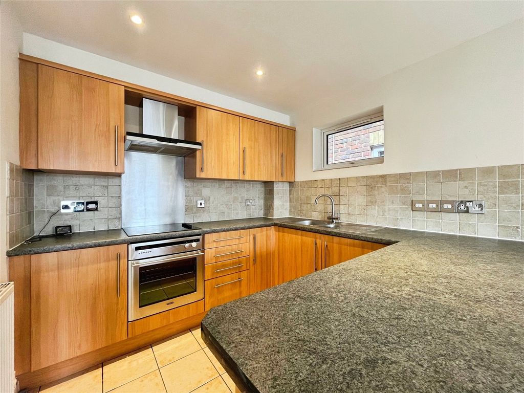 Property photo 2 of 9 Kitchen