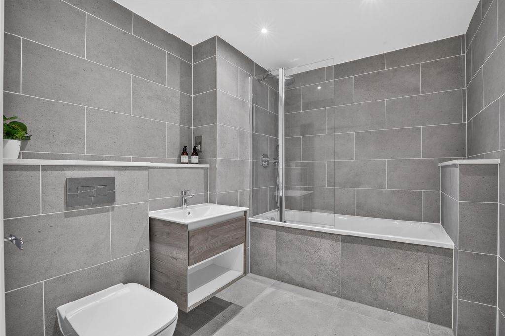 Property photo 3 of 16 Image