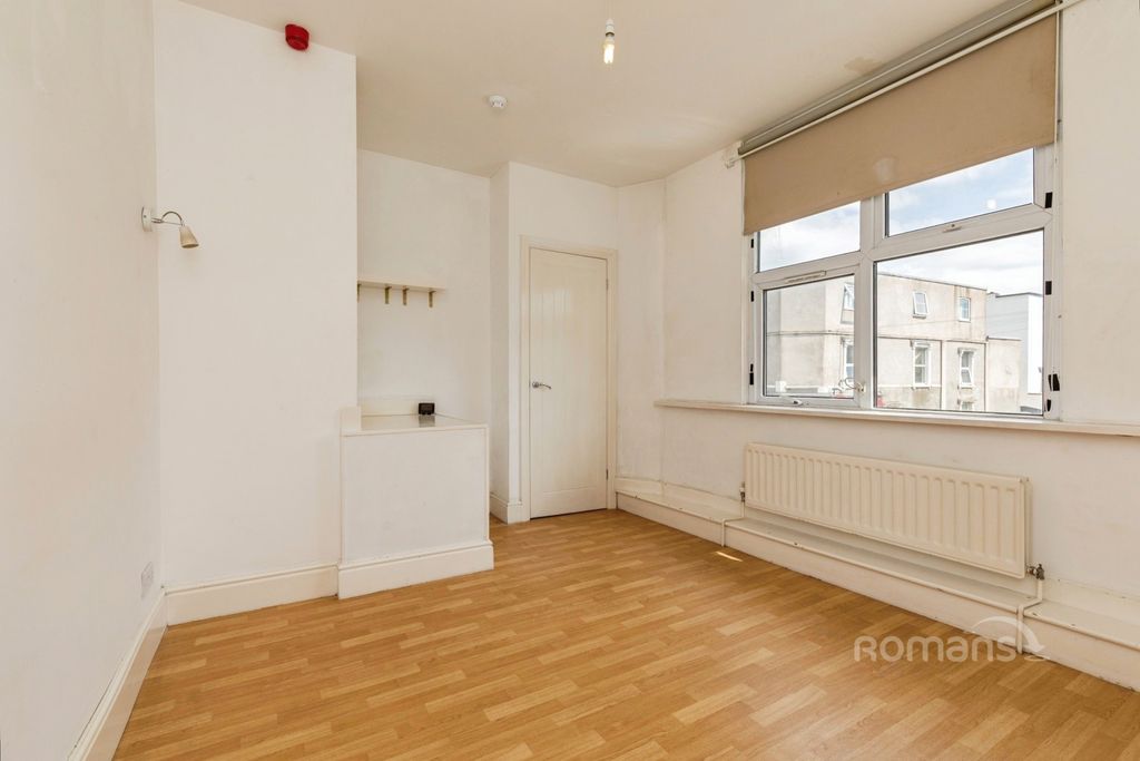 Property photo 2 of 6 Pbox-Img.Jpg