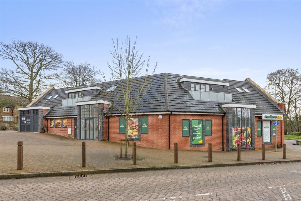 Property photo 1 of 14 4 Deyoung Way, Hp11 1Ax-15.Jpg