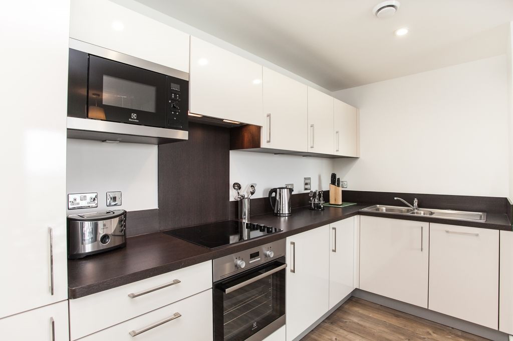 Property photo 2 of 7 Kitchen