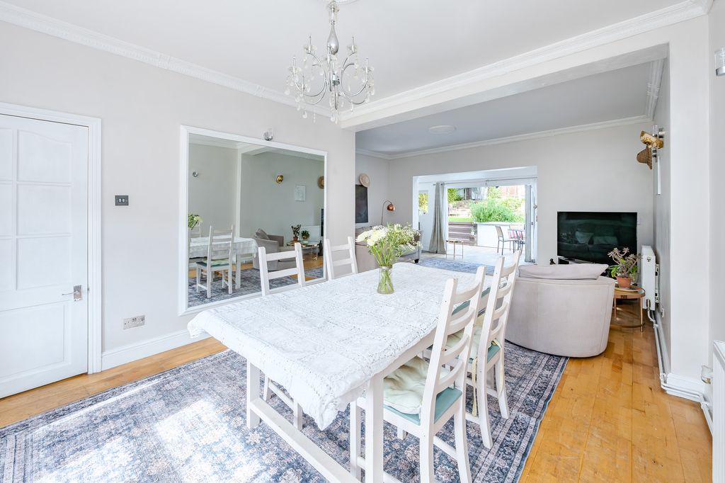 Property photo 3 of 24