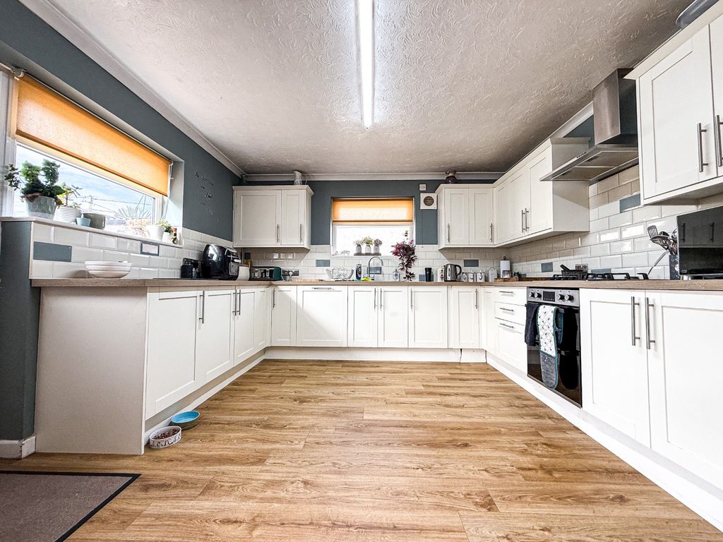 Property photo 2 of 16 5026069