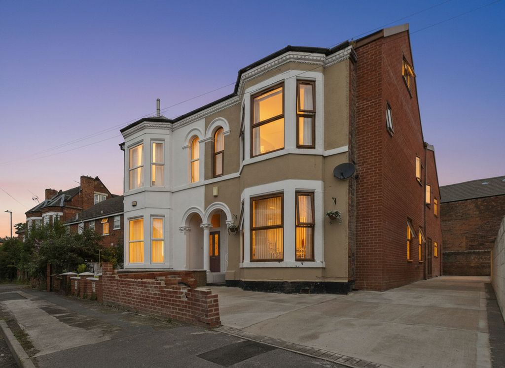 Property photo 1 of 13 Front