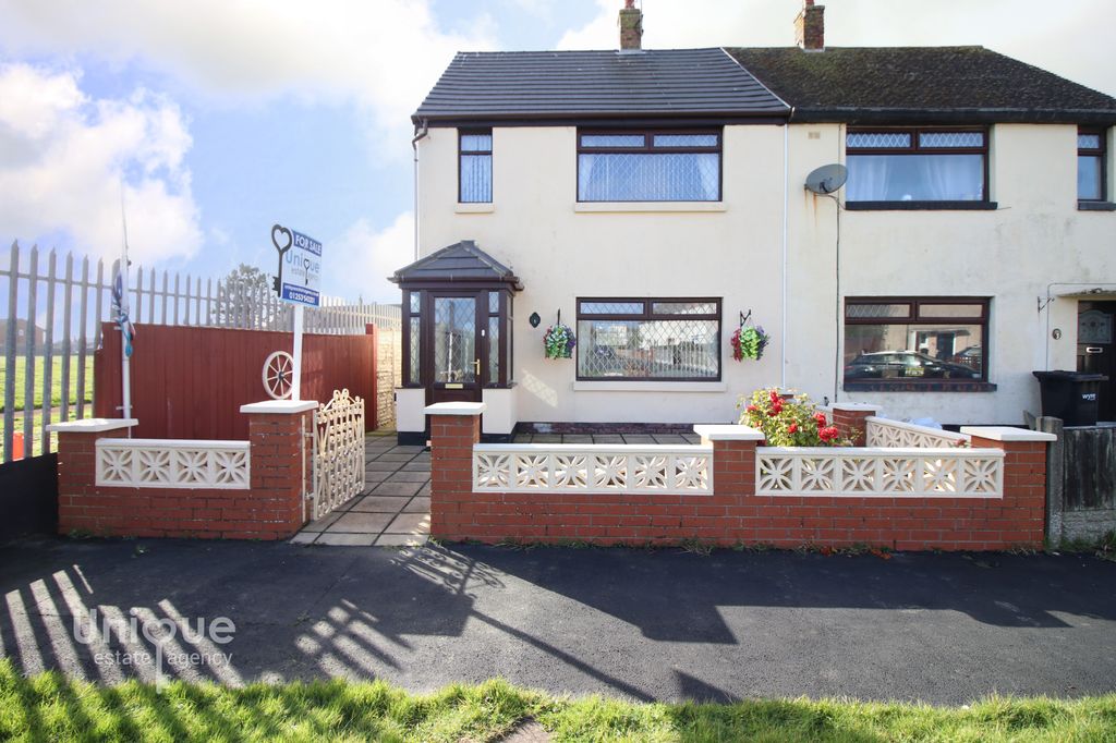 Property photo 2 of 18