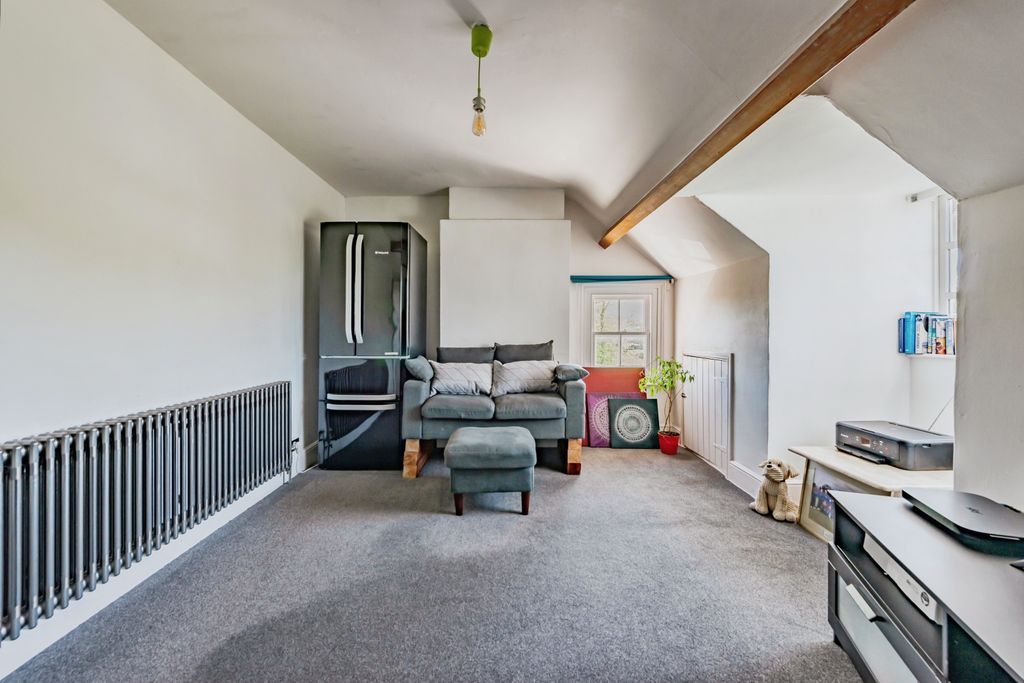 Additional image 16 of 2 bed flat for saleEastbourne Road, Godstone RH9