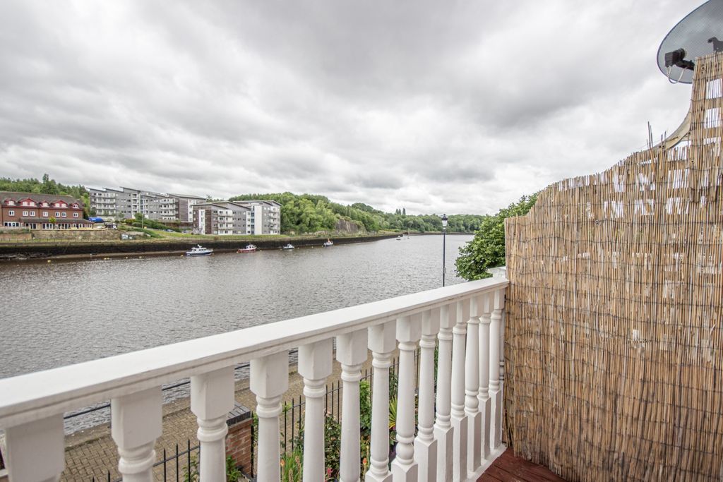 Property photo 2 of 13 8