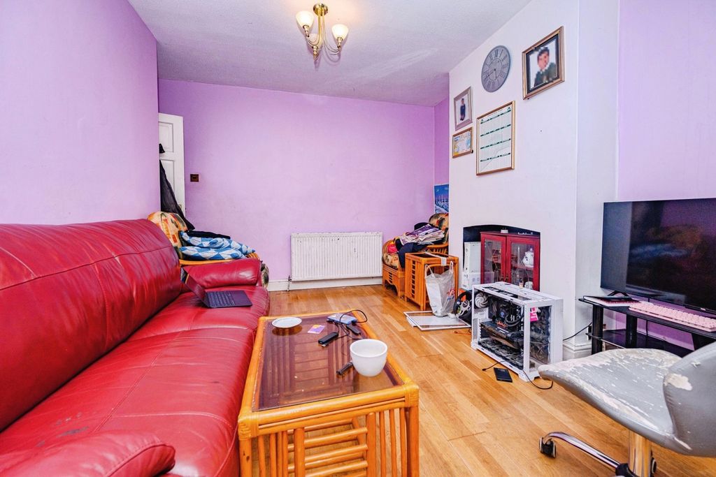 Property photo 3 of 13 Pbox-Img.Jpg