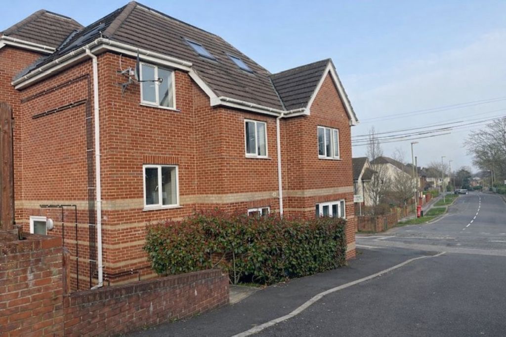 Property photo 1 of 8