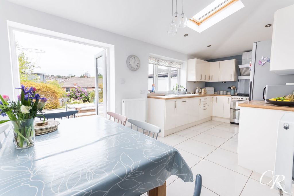 Property photo 2 of 27