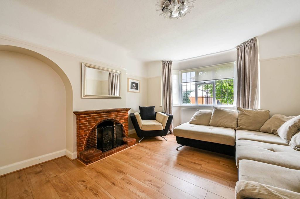 Property photo 1 of 17