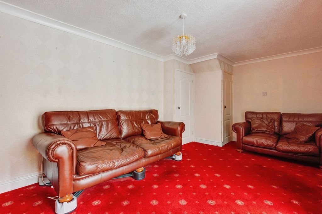 Property photo 3 of 17 Photo