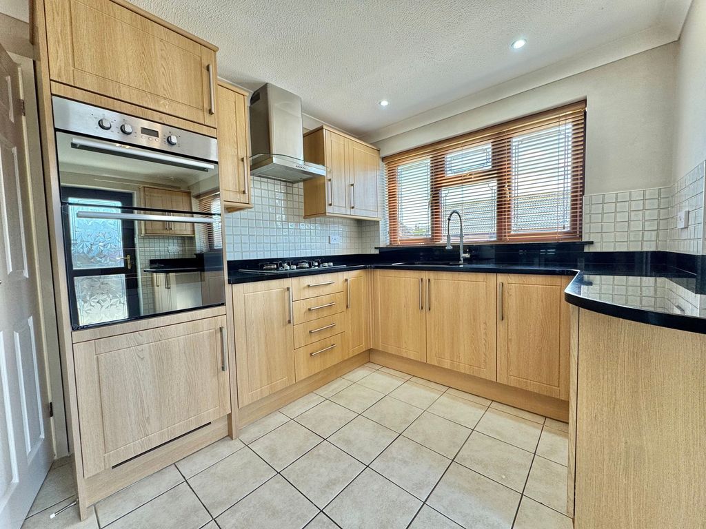 Property photo 3 of 38 Kitchen