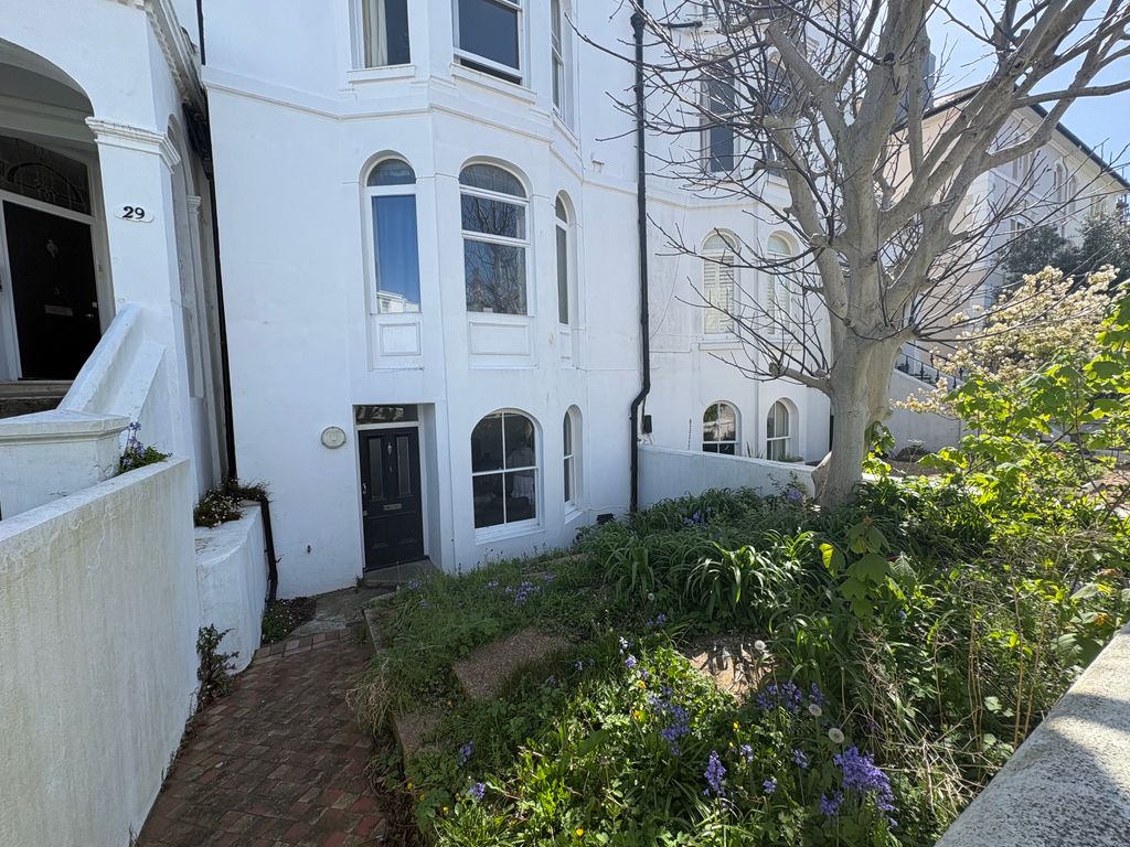 Property photo 1 of 7 Cover