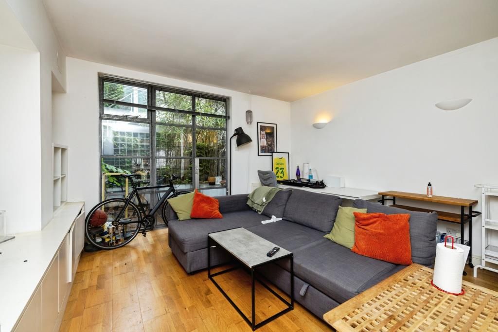 Property photo 1 of 18 Reception Room