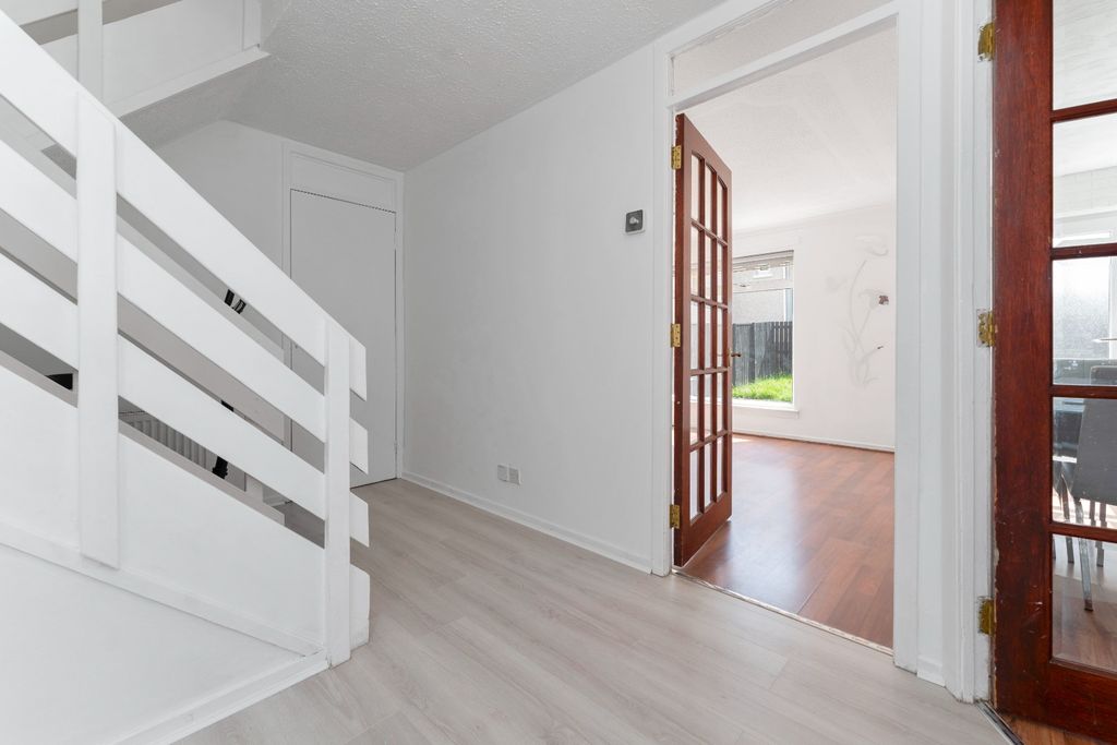 Property photo 2 of 25 5412593