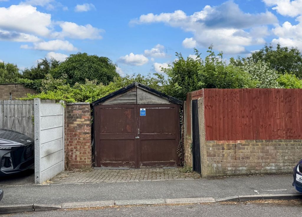 Property photo 2 of 6