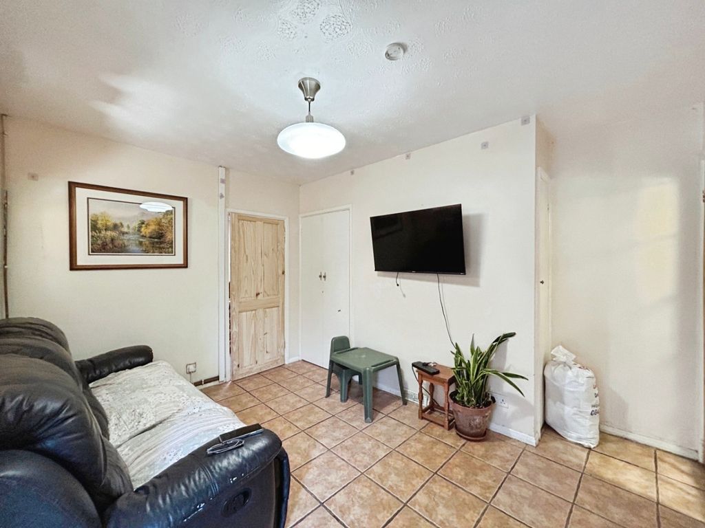 Property photo 2 of 22 5027807