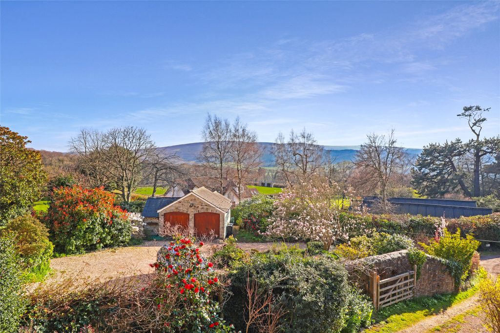 Property photo 2 of 13 Picture No. 15