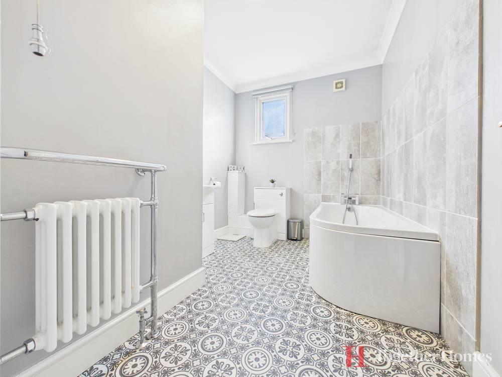 Additional image 17 of 4 bed semi-detached house for saleBlacksmiths Lane, Rainham RM13