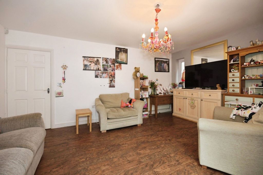 Property photo 3 of 12 Picture No. 25