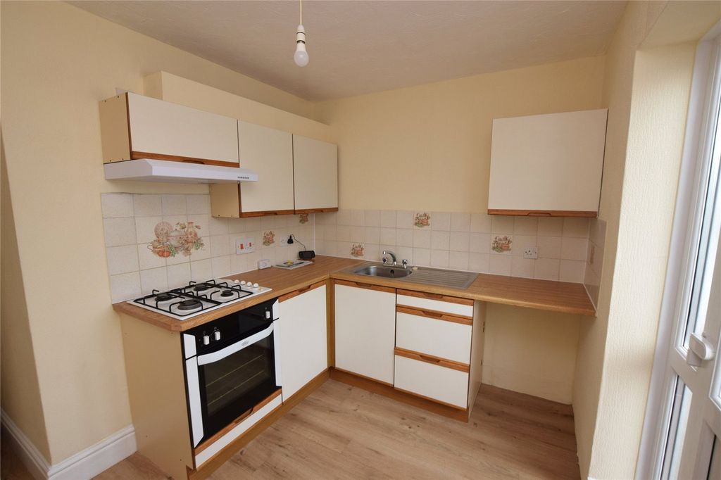 Property photo 3 of 8 Picture No. 06