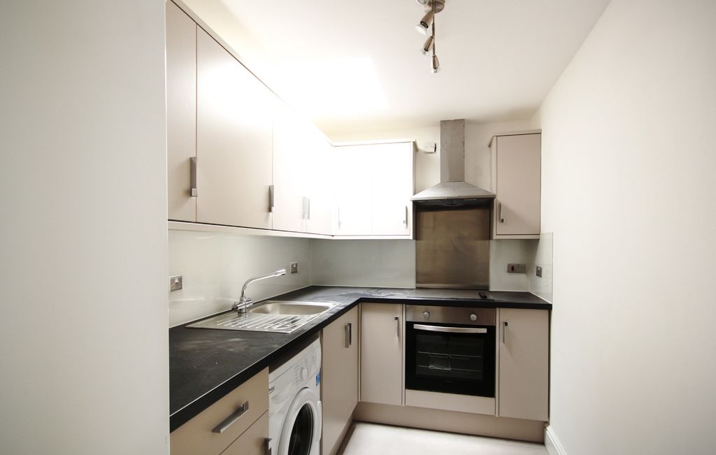 Property photo 2 of 6