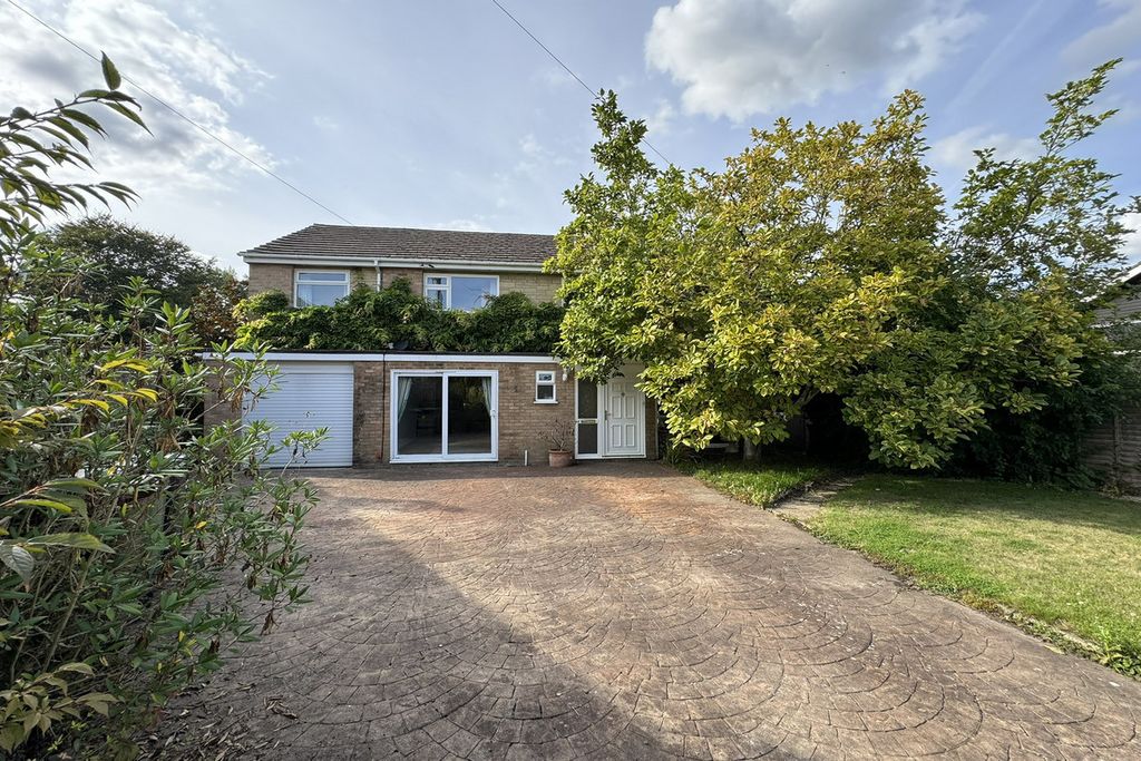 Property photo 2 of 31