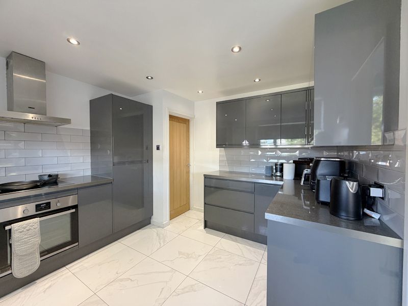 Property photo 3 of 38 Modern Kitchen