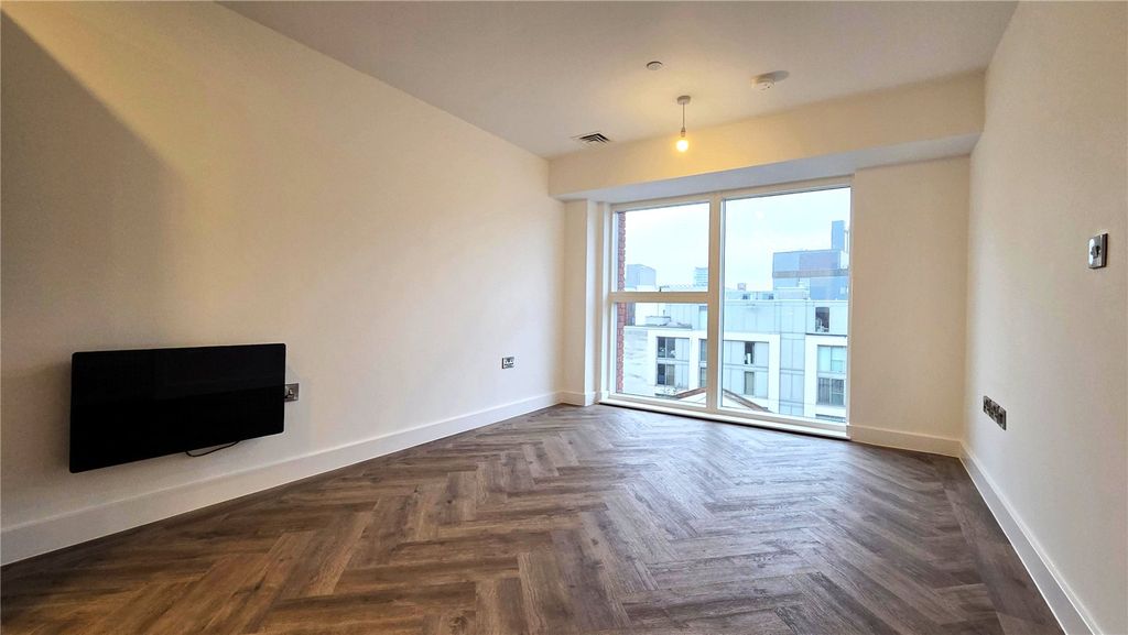 Property photo 3 of 9 Lounge Area