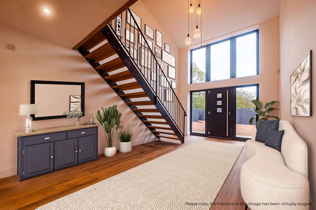 Property photo 3 of 17 Entrance Hallway