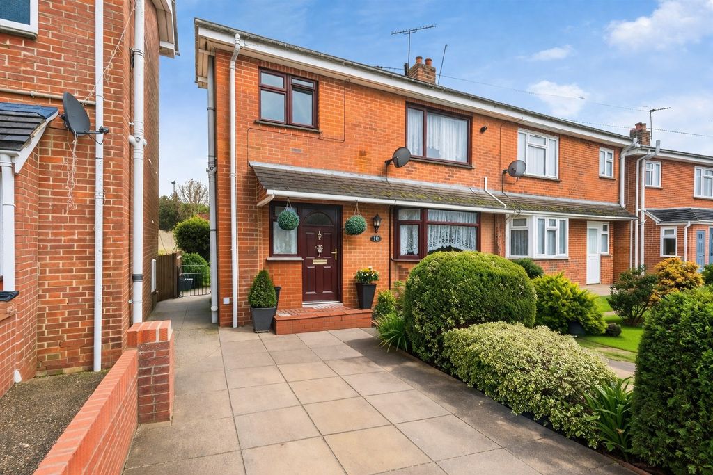 Property photo 1 of 12