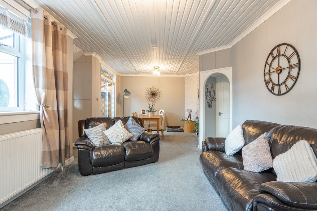 Property photo 3 of 40