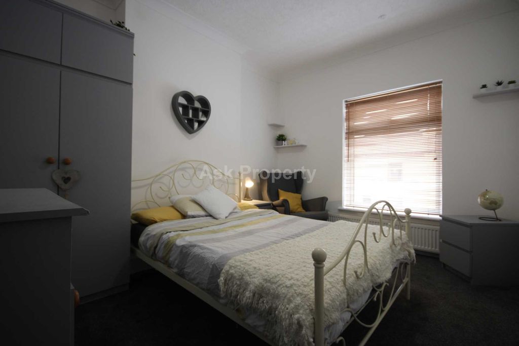 Property photo 1 of 3