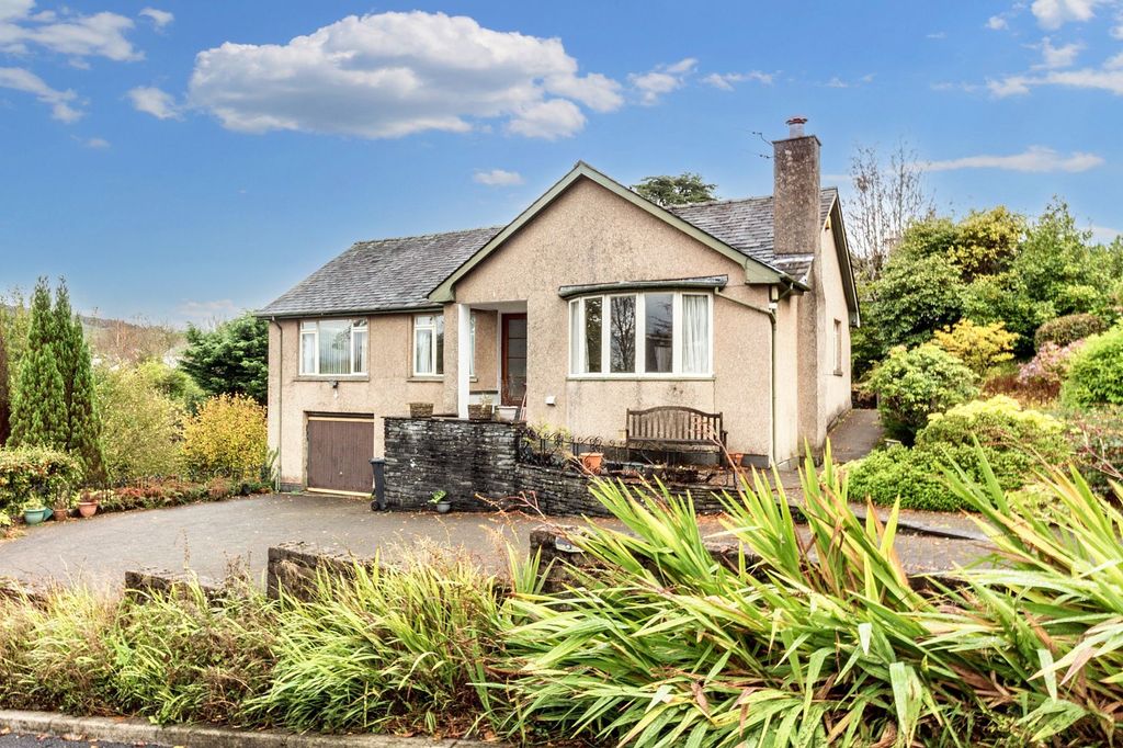 Property photo 1 of 23