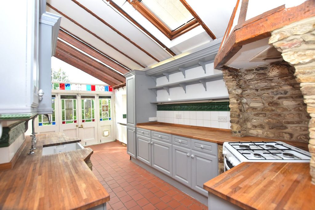 Property photo 3 of 29