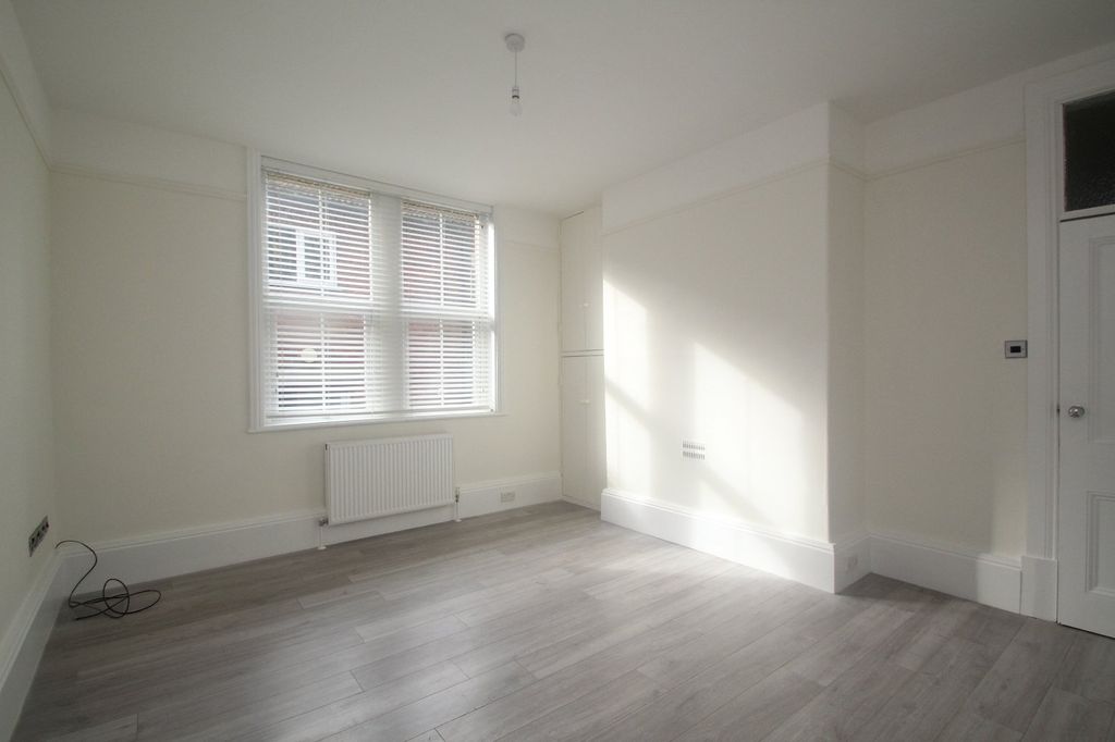 Property photo 2 of 11 Picture No. 02