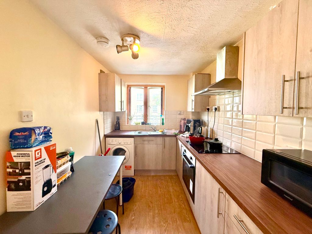Property photo 2 of 25